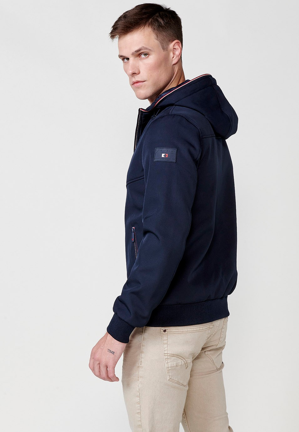 Chaqueta Cazadora con cuello con capucha y Cierre delantero con cremallera y Bolsillos con cremallera color Navy para Hombre