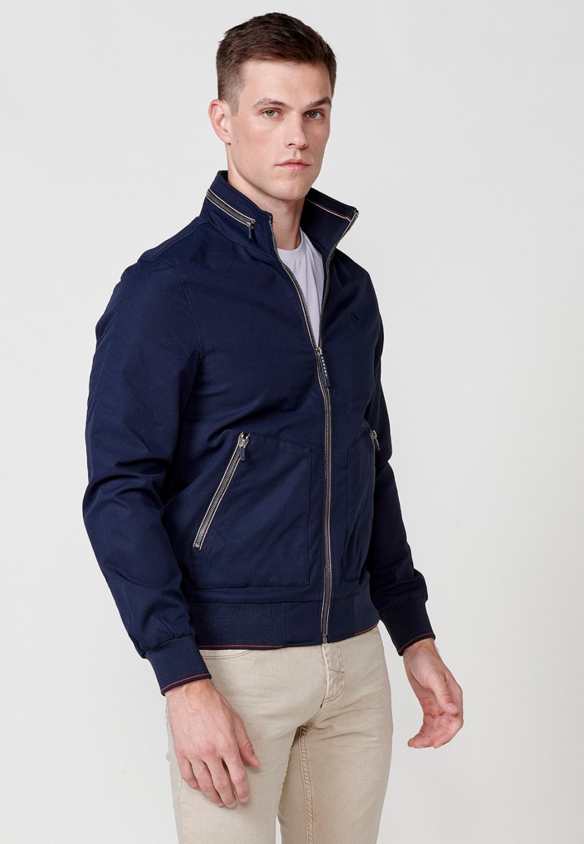 Chaqueta con cuello alto y puños elasticos para hombre en color navy