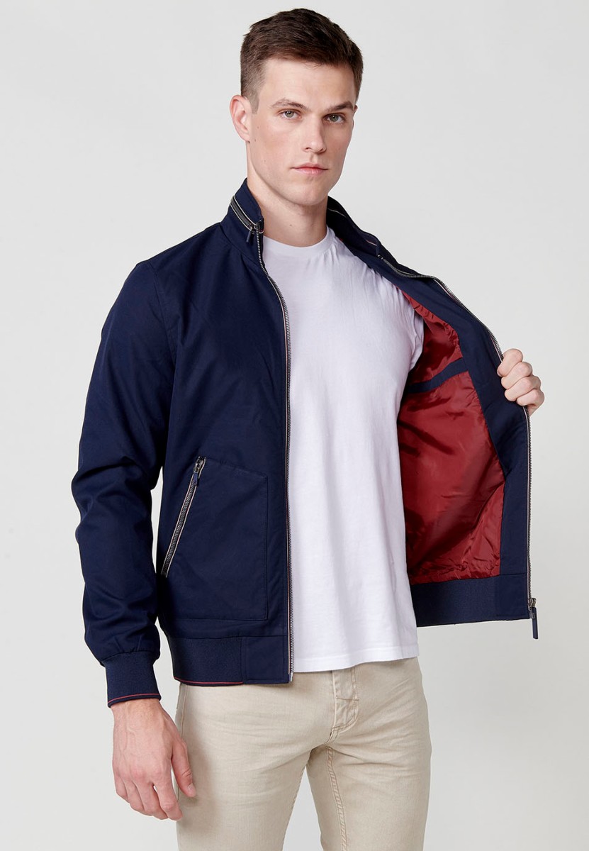 Chaqueta con cuello alto y puños elasticos para hombre en color navy