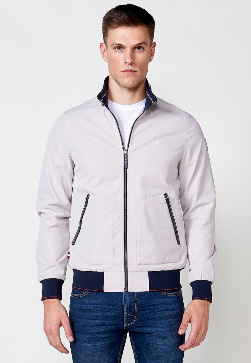 Chaqueta con cuello alto y puños elasticos para hombre en color gris piedra