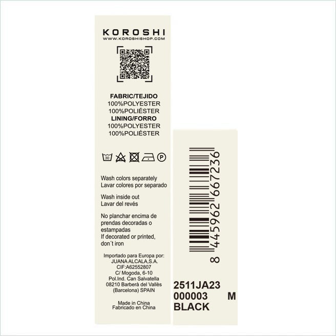 Caçadora amb coll i tancament davanter amb cremallera i 4 butxaques amb punys i fermall a pressió amb folre lleuger i butxaca interior amb cremallera de color negre per a home.