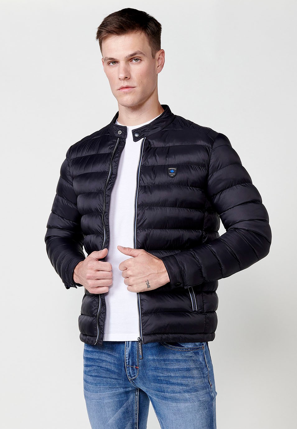 Chaqueta acolchada con Cuello redondo y con Cierre delantero con cremallera color Negro para Hombre