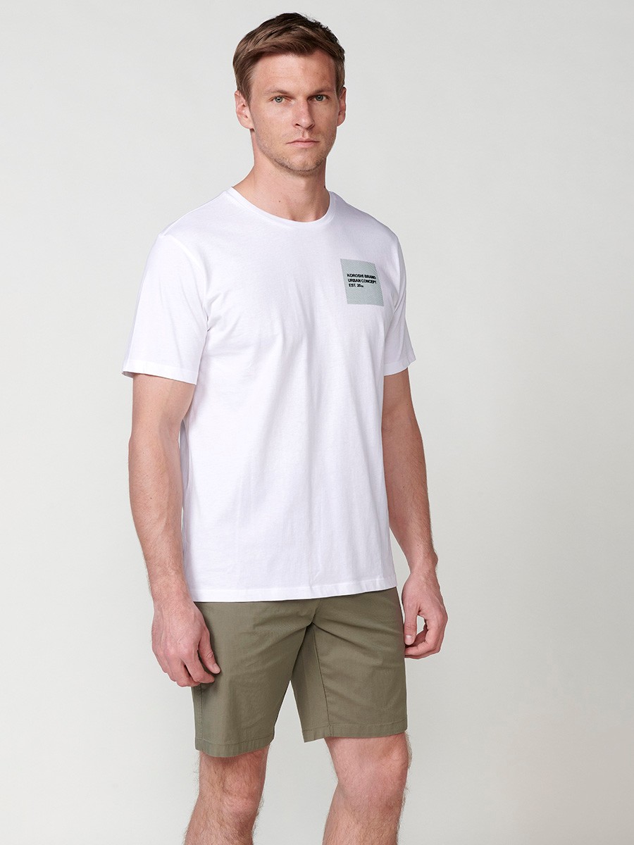 T-shirt blanc à manches courtes pour homme avec imprimé sur la poitrine