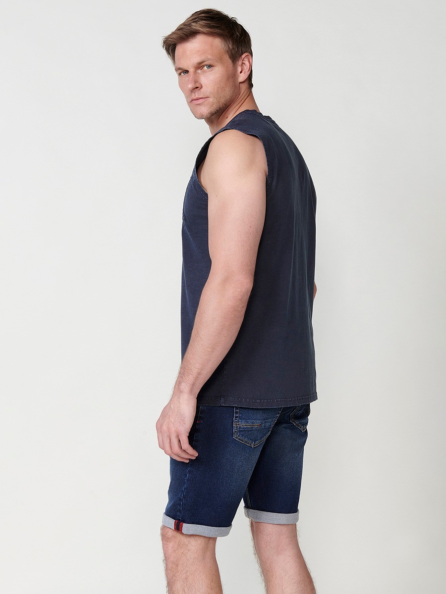 Blue sleeveless t-shirt for men with front print