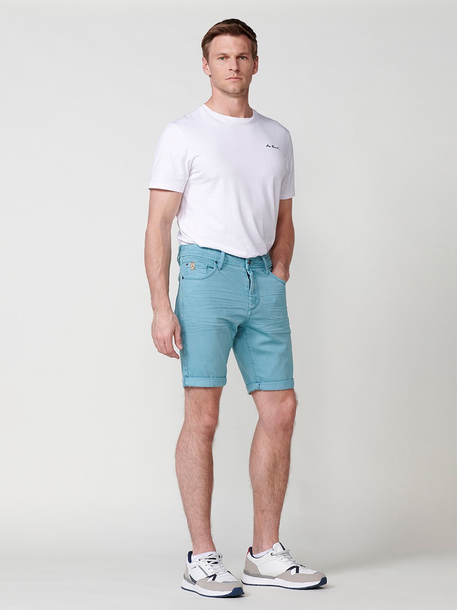 Bermuda regular fit en twill de algodón para hombre en color verde claro