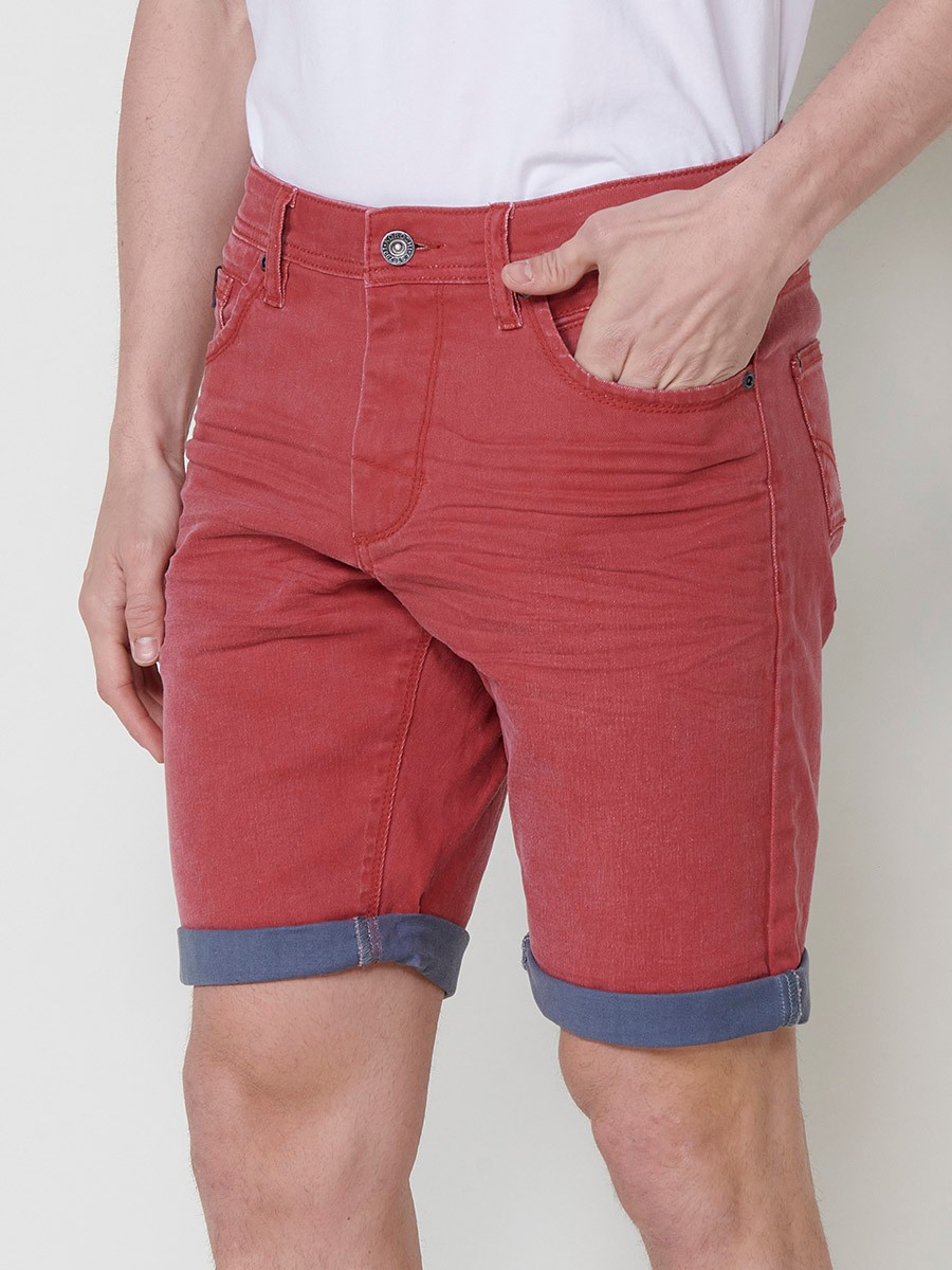 Men's Regular Fit Twill Cotton-Blend Shorts with Washed Effect and Blue Interior Cuff in Red 2