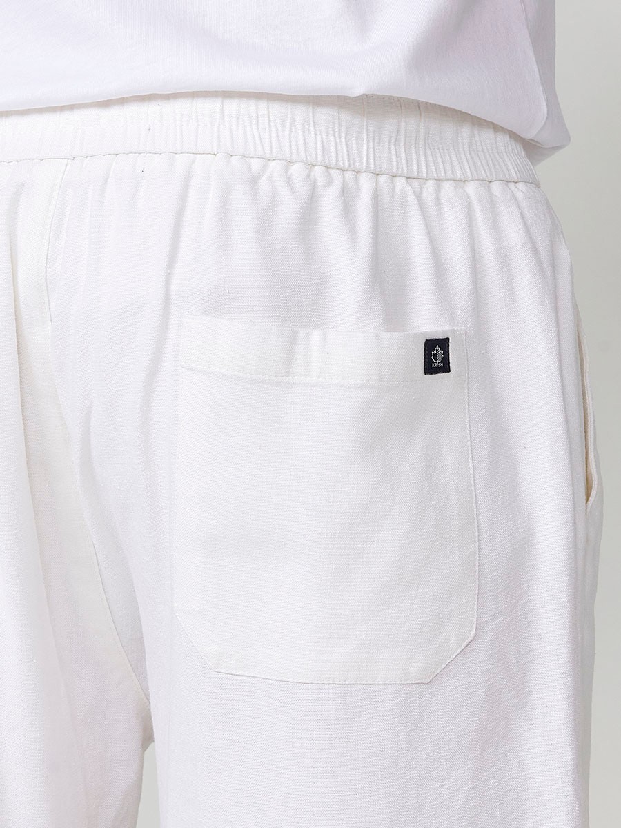 Bermuda confort fit en lino para hombre en color off-white