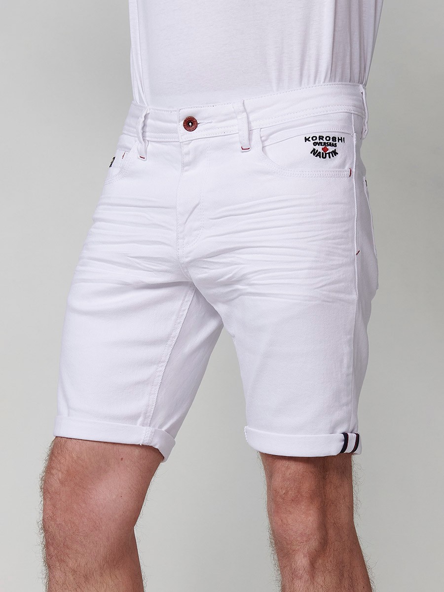 Bermuda denim regular fit para hombre en blanco