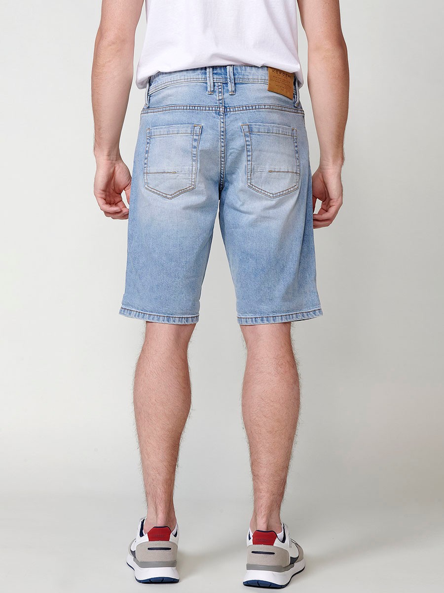 Bermuda denim relaxed fit para hombre en azul claro