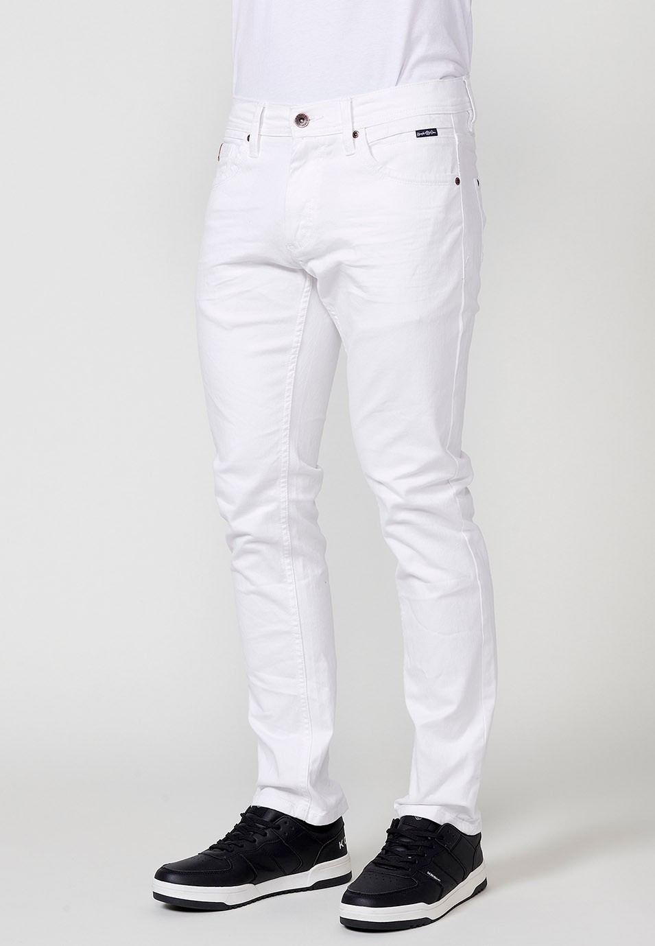 Pantalon long droit coupe classique avec cinq poches et une poche en Blanc pour Homme