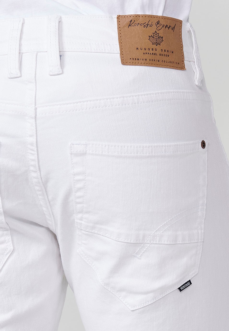 Pantalon long droit coupe classique avec cinq poches et une poche en Blanc pour Homme