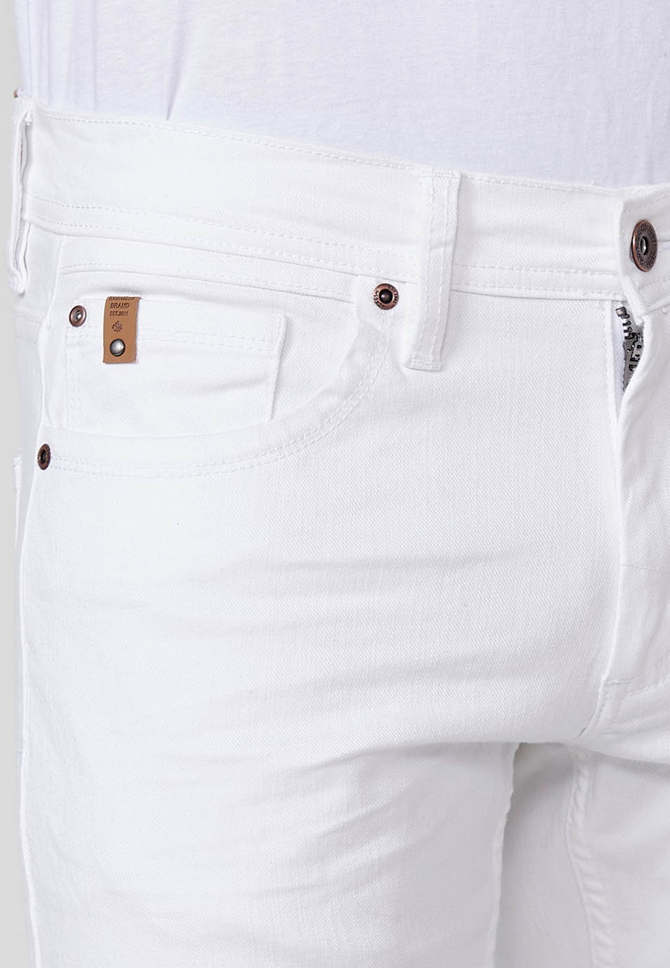 Pantalon long droit coupe classique avec cinq poches et une poche en Blanc pour Homme