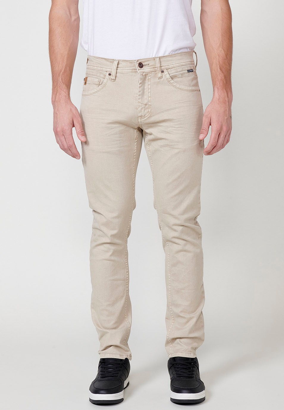 Pantalon long droit coupe classique avec cinq poches et une poche de couleur Stone pour Homme