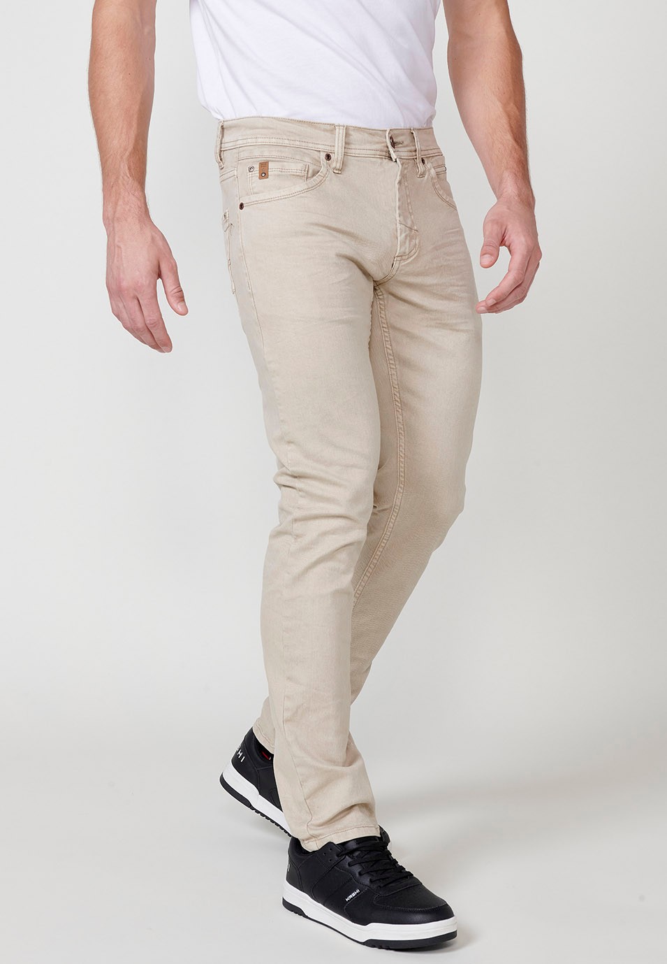 Pantalon long droit coupe classique avec cinq poches et une poche de couleur Stone pour Homme