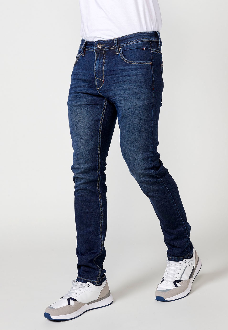 Pantalón largo denim slim fit con Cinco bolsillos, uno cerillero color Azul para Hombre