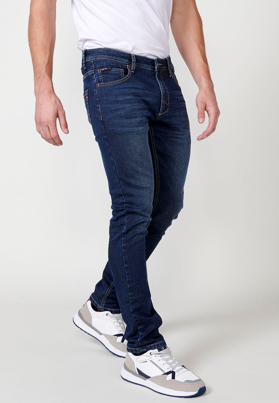 Pantalón largo denim slim fit con Cinco bolsillos, uno cerillero color Azul para Hombre