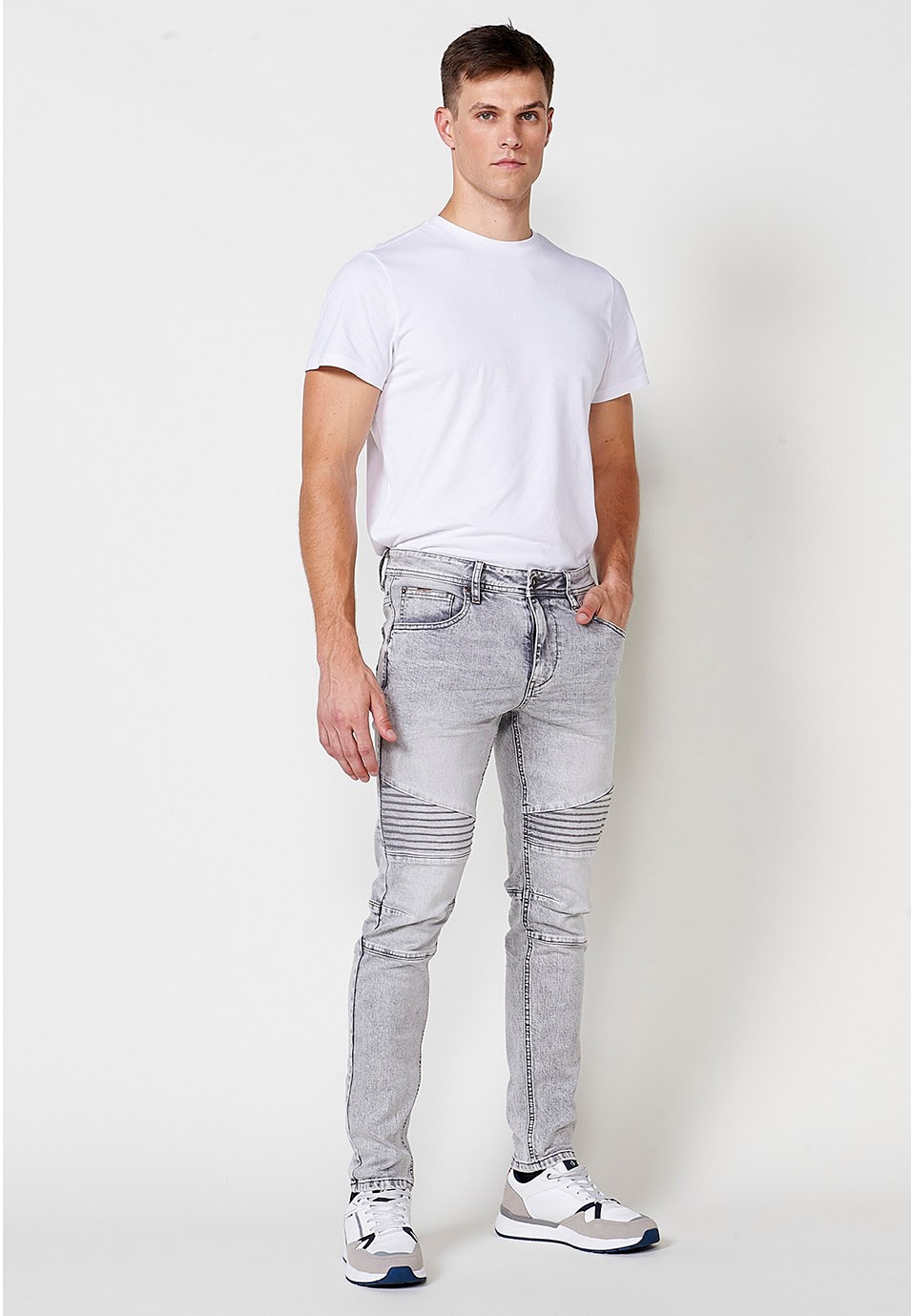 Pantalon long en denim coupe skinny style Biker avec poches avec Détails sur les genoux en Denim Gris pour Homme