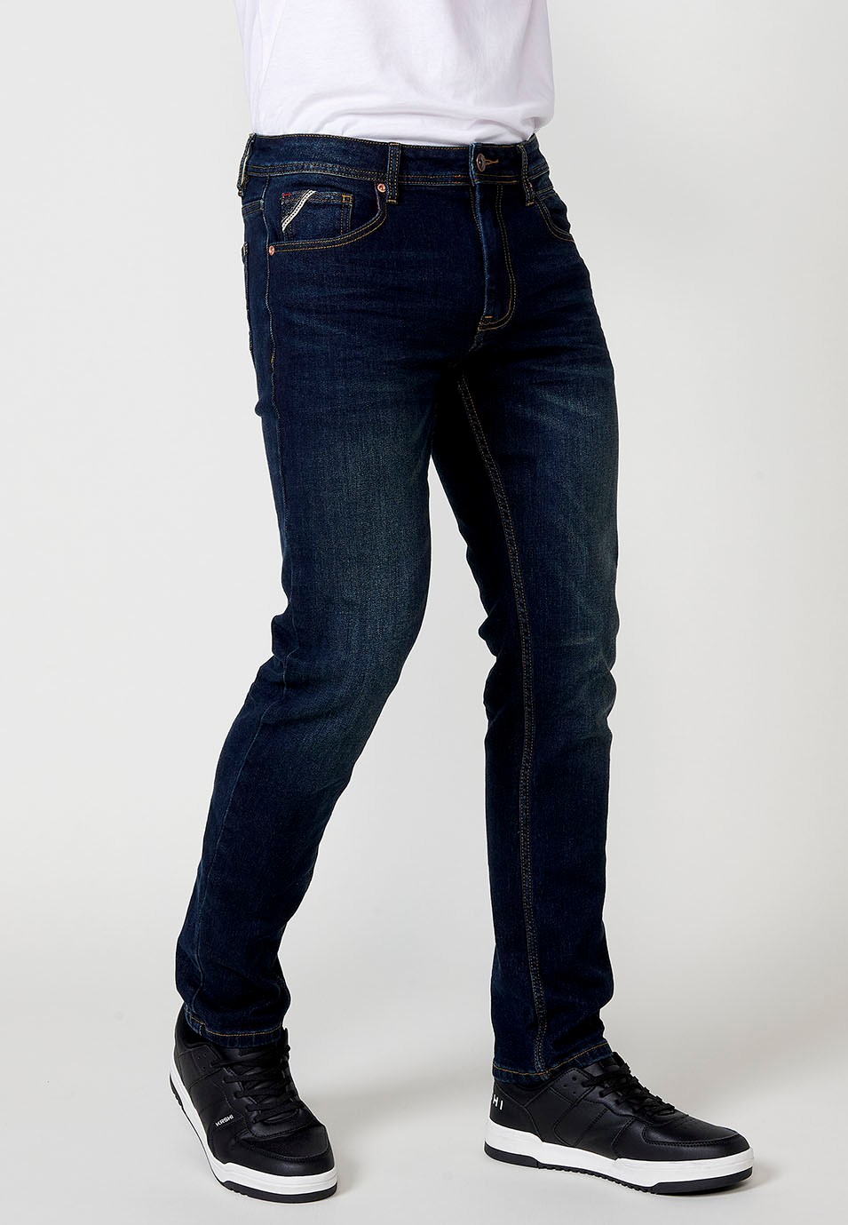 Pantalon long droit en jean coupe classique avec poches en Bleu Foncé pour Homme