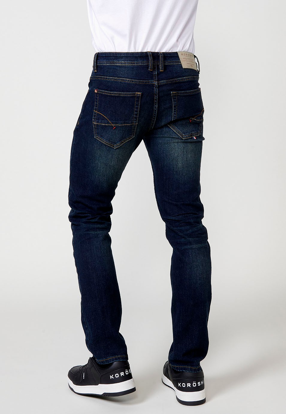 Pantalon long droit en jean coupe classique avec poches en Bleu Foncé pour Homme