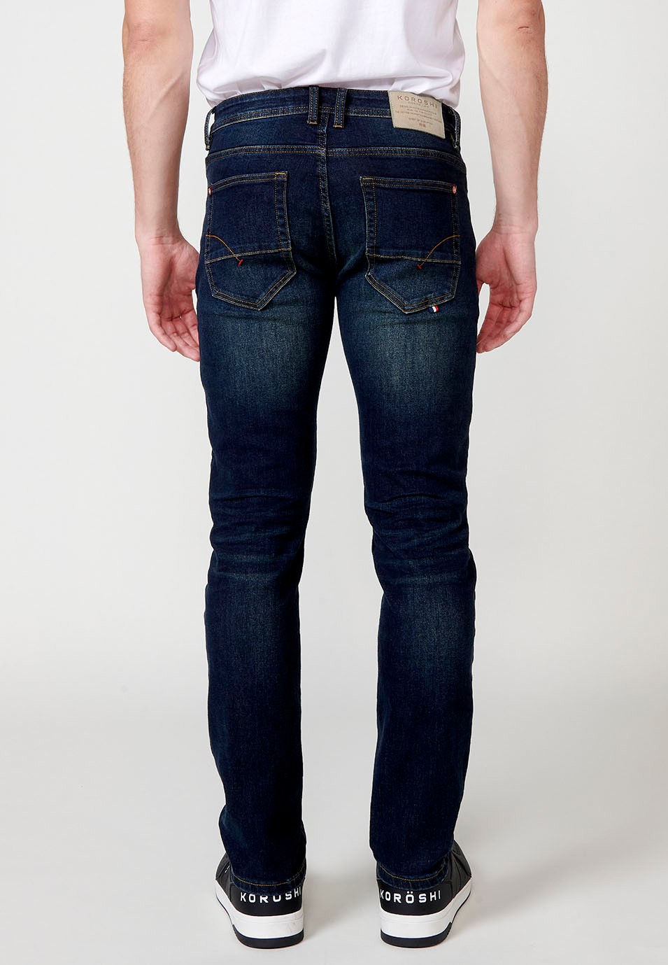 Pantalon long droit en jean coupe classique avec poches en Bleu Foncé pour Homme