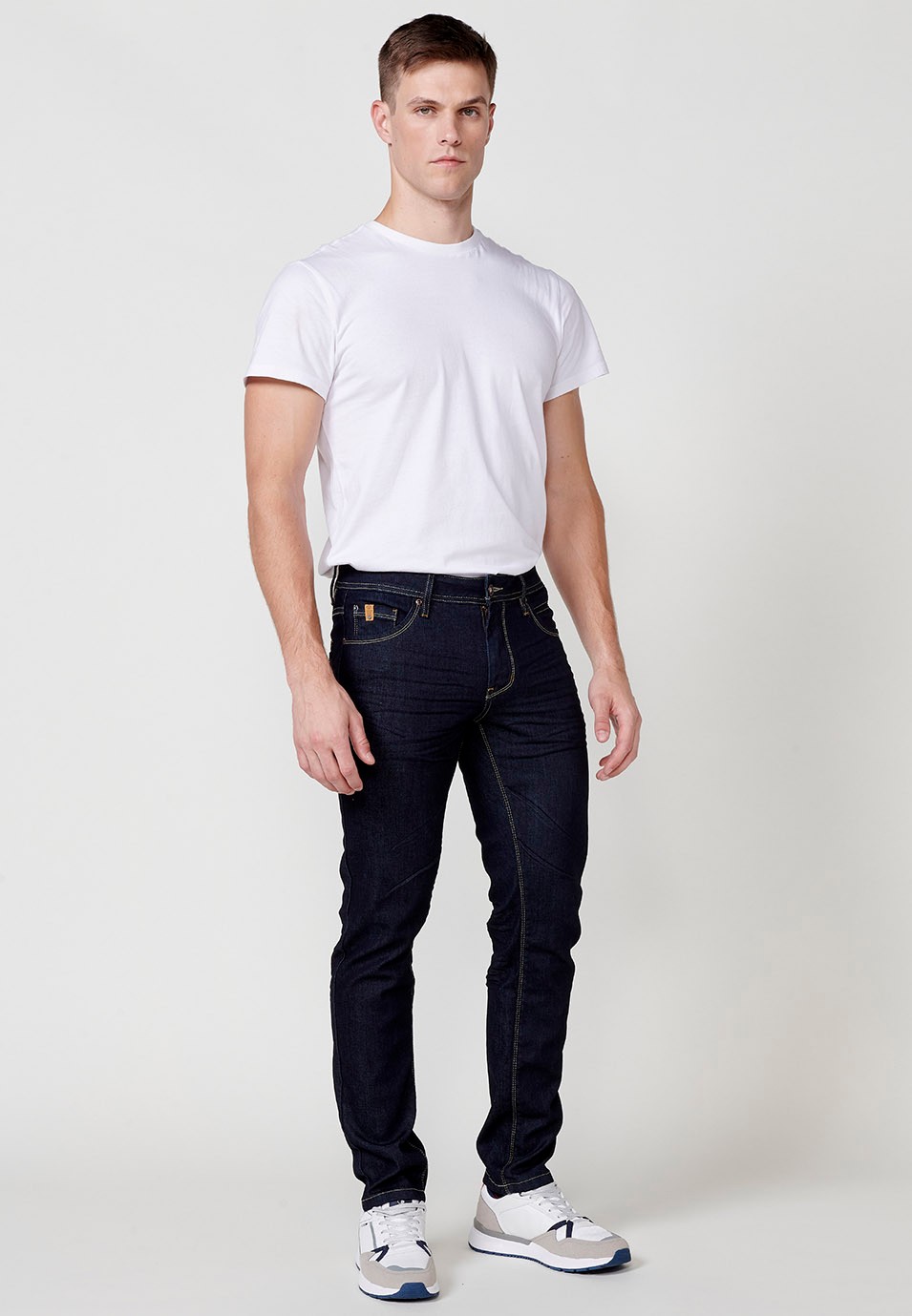 Pantalon long droit en jean coupe classique couleur Bleu pour Homme