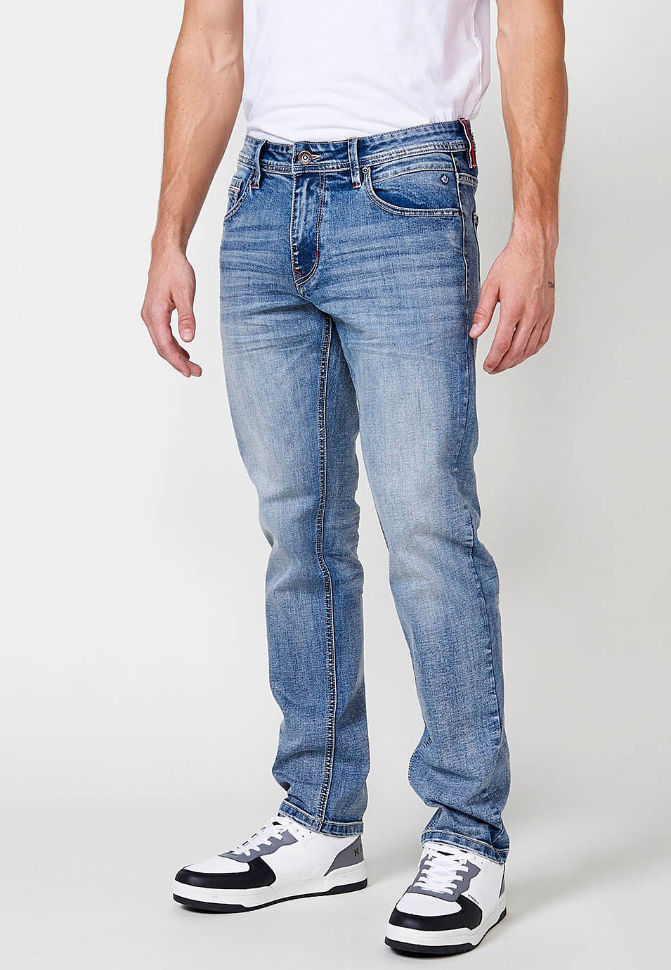 Pantalon long droit en jean coupe classique avec poches en Bleu pour Homme