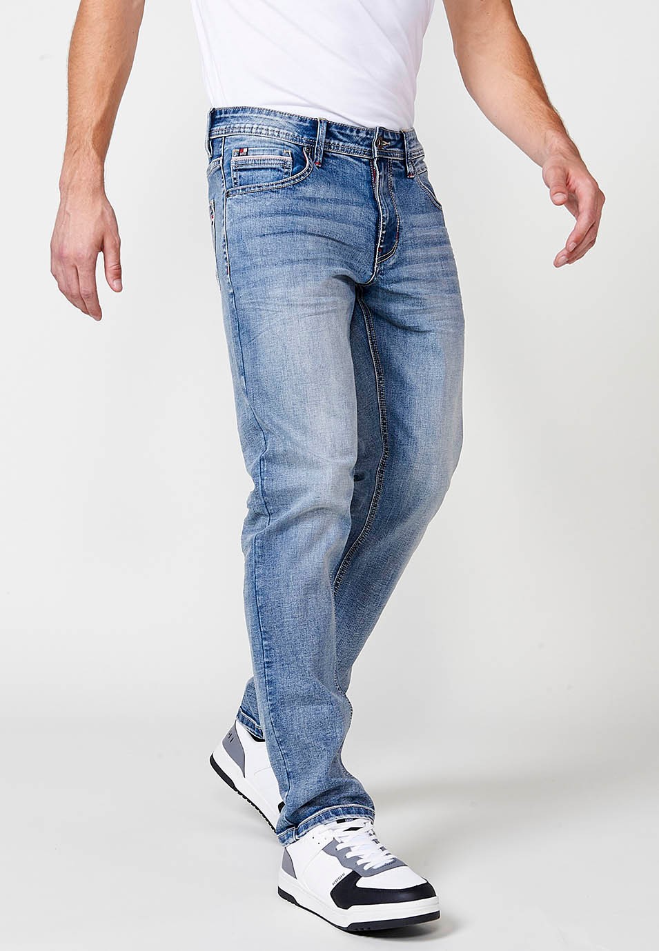 Pantalon long droit en jean coupe classique avec poches en Bleu pour Homme