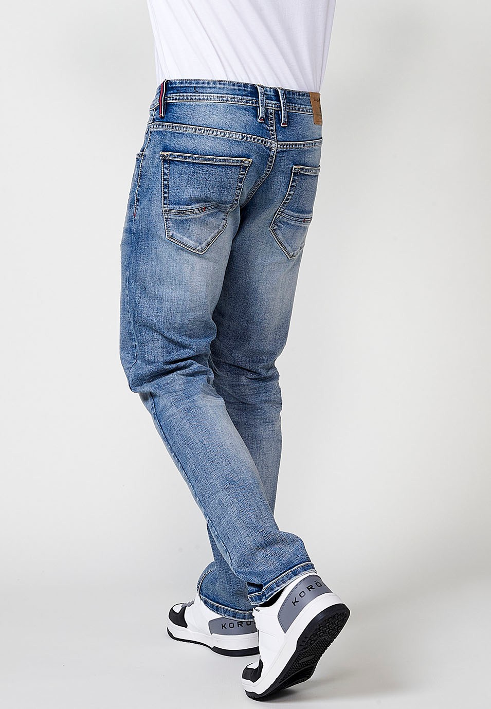 Pantalon long droit en jean coupe classique avec poches en Bleu pour Homme