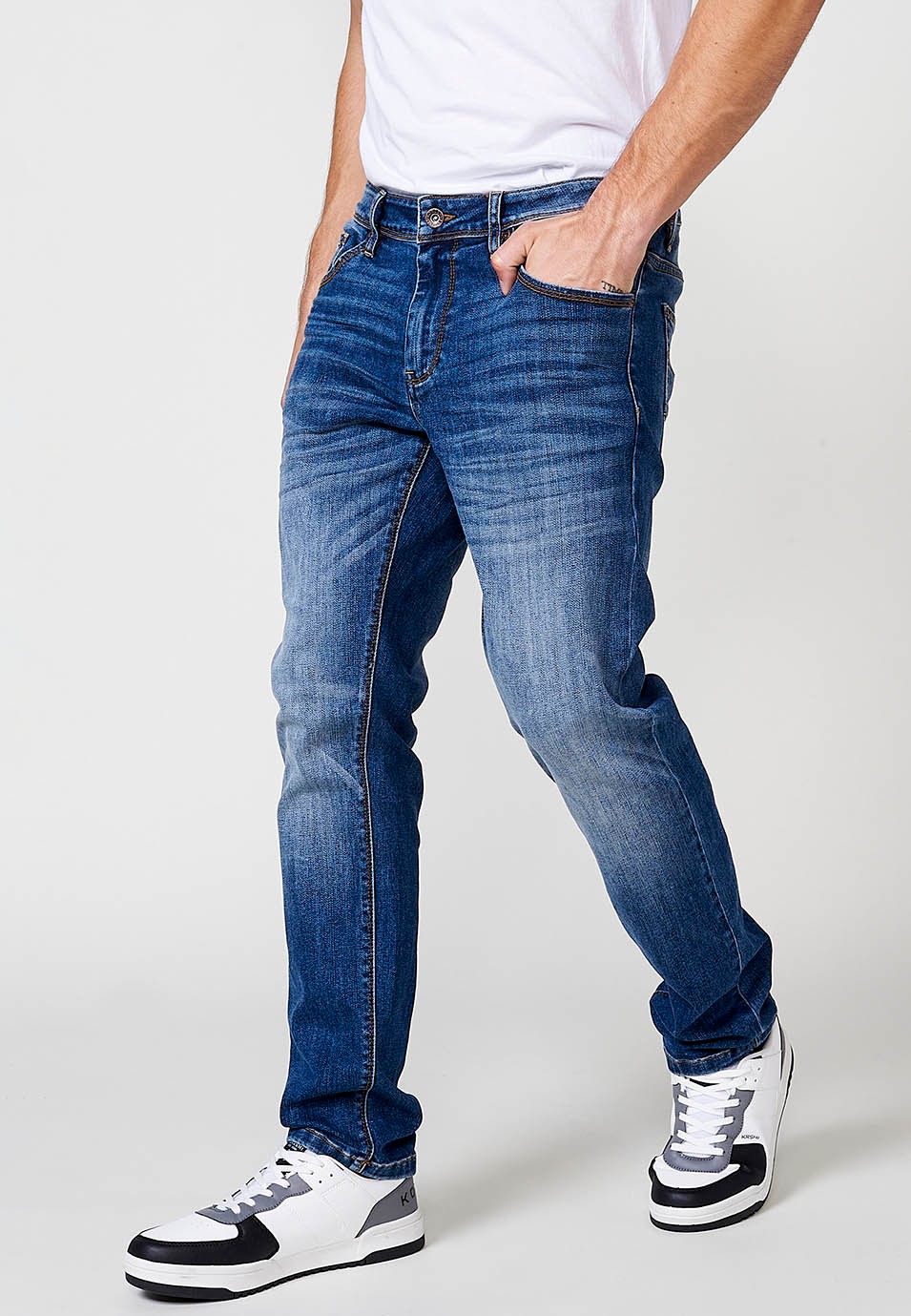 Pantalon long droit en jean coupe classique avec poches en Bleu pour Homme