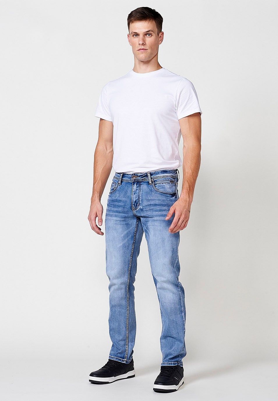 Pantalon long droit en denim coupe classique en Bleu pour Homme