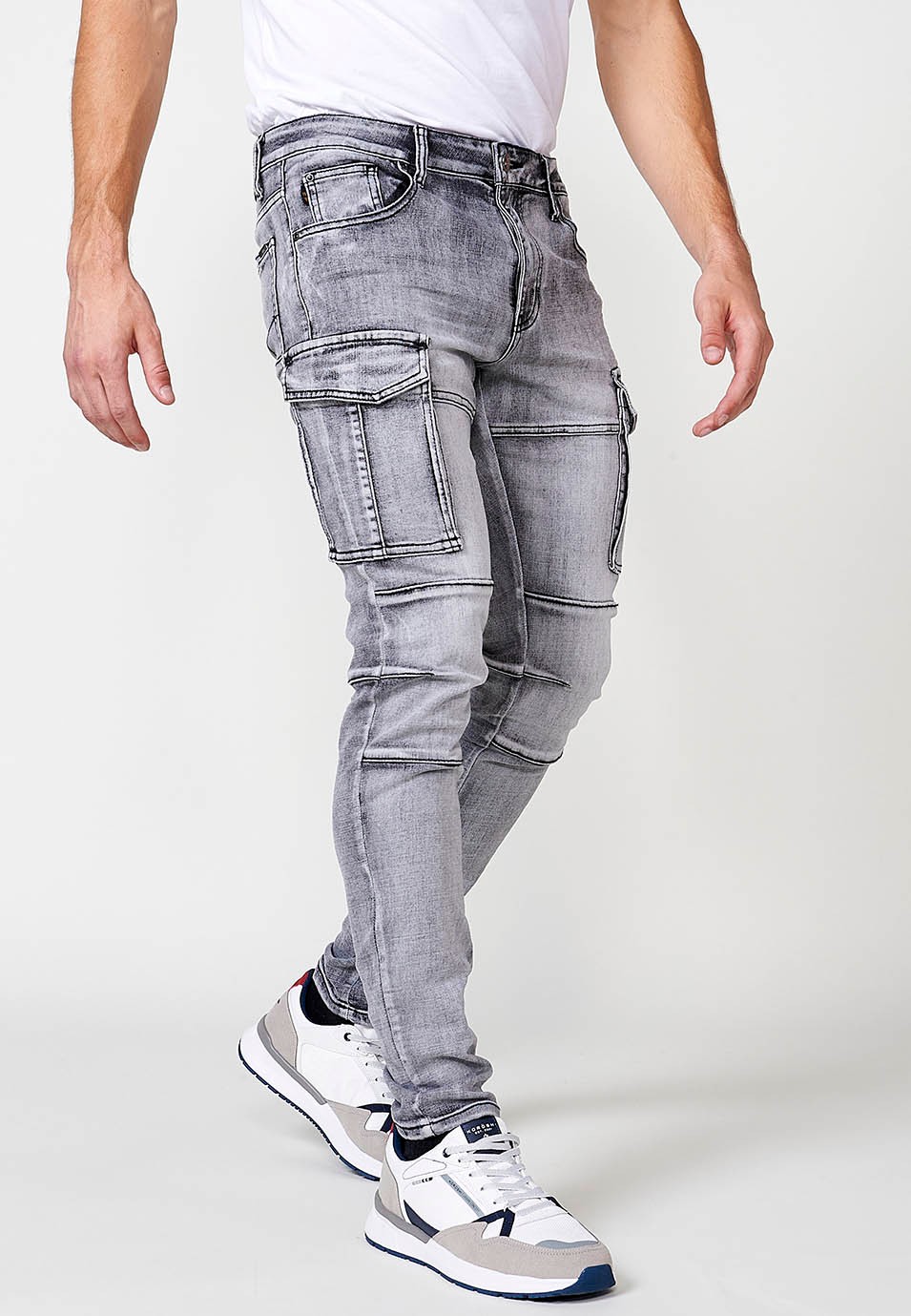 Pantalon biker long coupe skinny avec poches latérales à rabat et détails sur les genoux en Denim Noir pour Homme