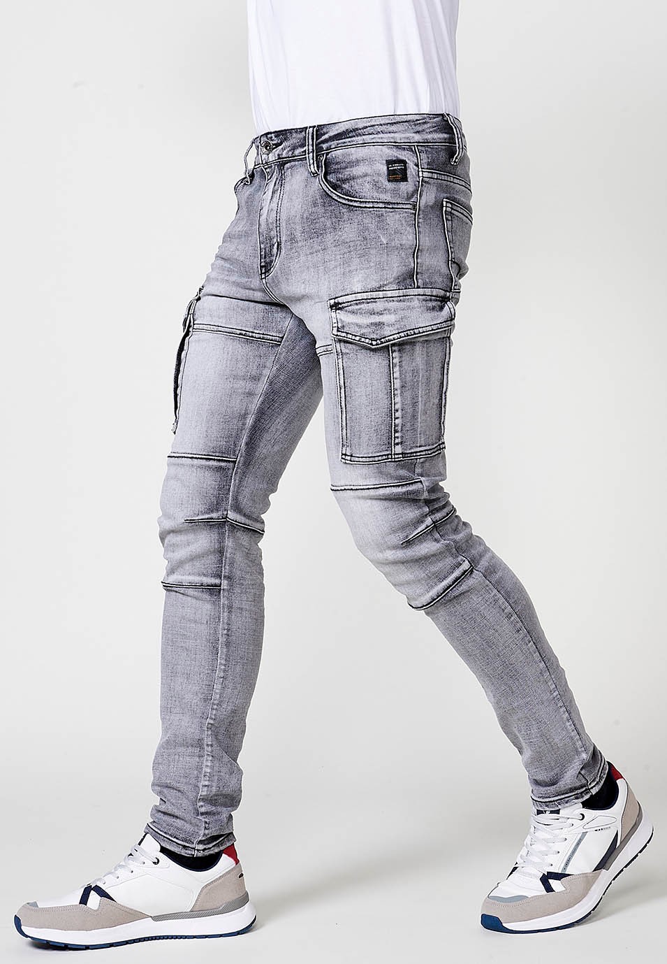 Pantalon biker long coupe skinny avec poches latérales à rabat et détails sur les genoux en Denim Noir pour Homme