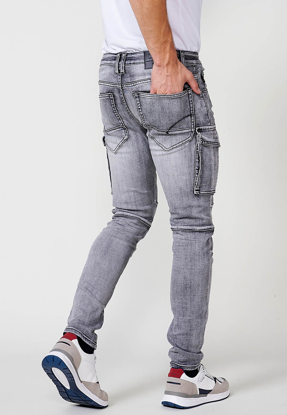 Pantalon biker long coupe skinny avec poches latérales à rabat et détails sur les genoux en Denim Noir pour Homme