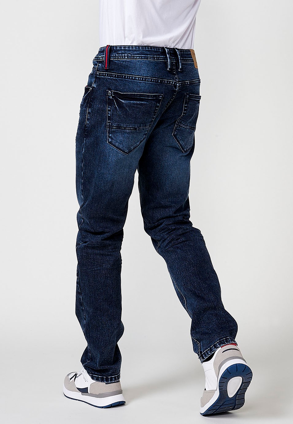 Pantalón denim largo straigth regular fit con bolsillos para hombre