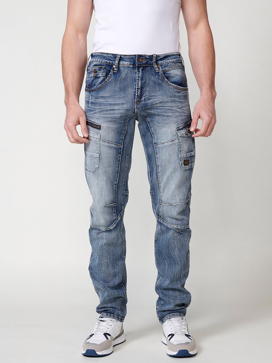 Jean cargo long coupe régulière style denim extensible avec effet délavé usé et coupes et poches sur la jambe avec fermeture zippée et boutonnée sur le devant en bleu pour homme