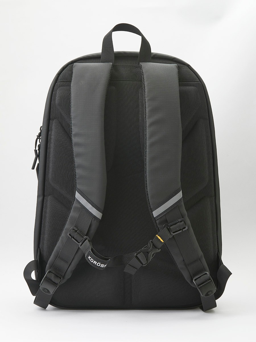 Mochila con varios bolsillos y compartimentos separados por cremalleras, válida para ordenador portátil, color Negro para Hombre