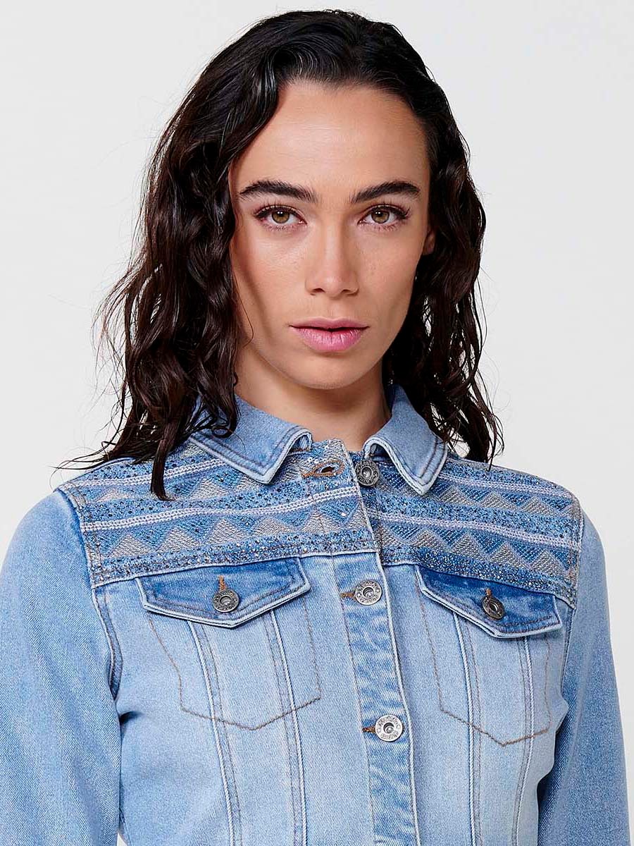 Chaqueta denim con detalles bordado para mujer color azul 