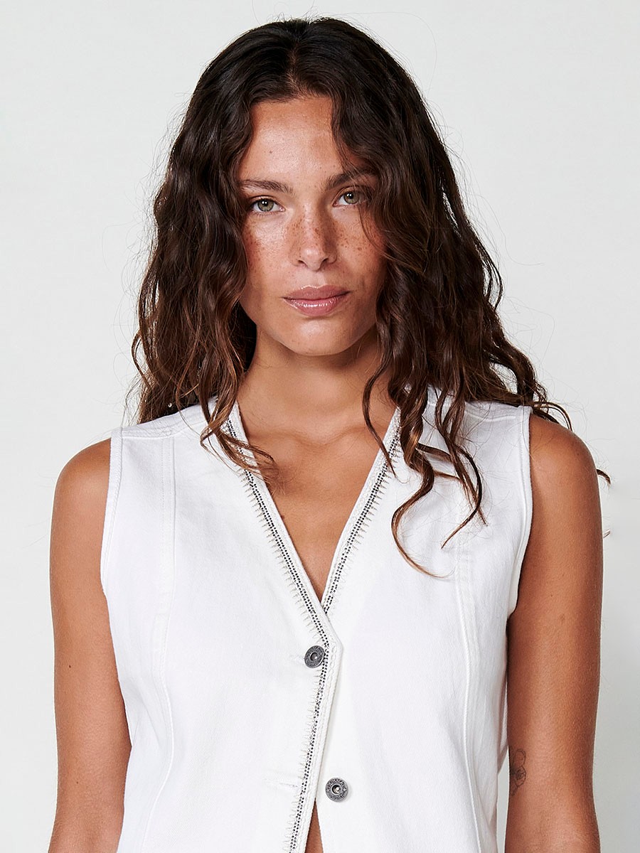 Women's Fitted Elastic Twill Vest with Embroidery and Shine in White 4