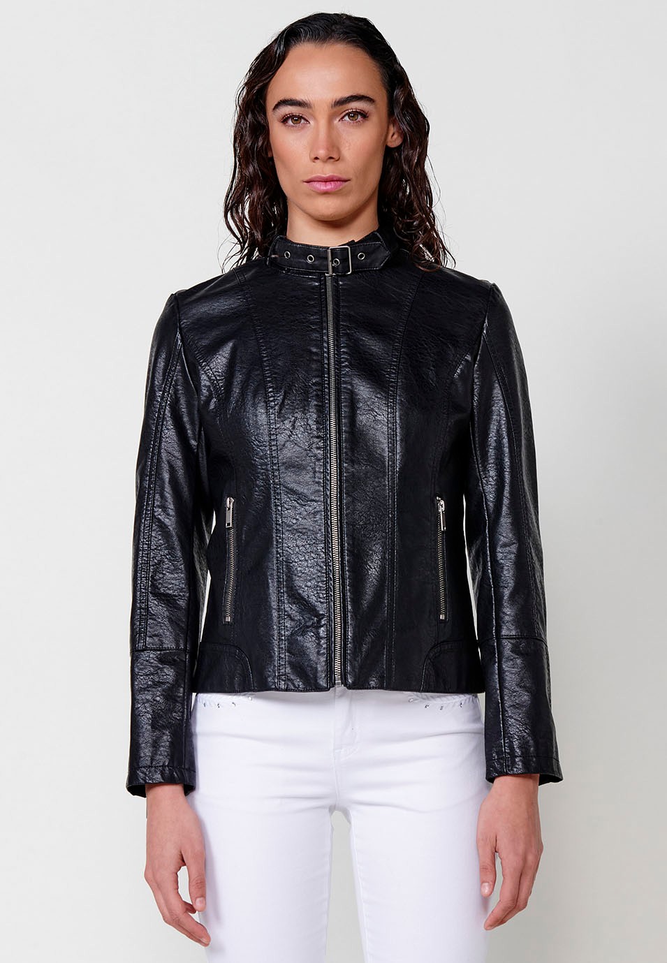 Women's round neck zip front jacket in black 8