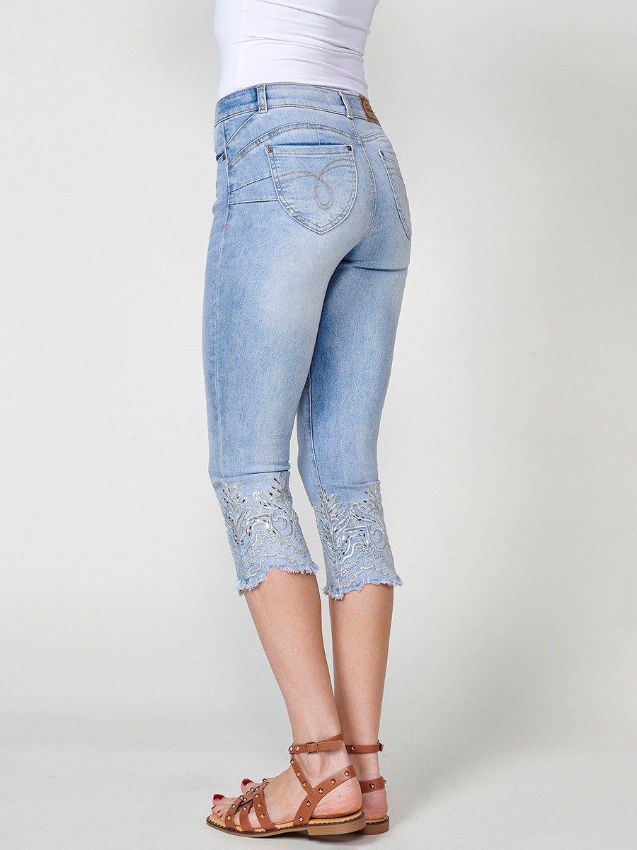 Women's Elastic Capri Jeans with Double Push-Up and Floral Embroidery in Blue 10