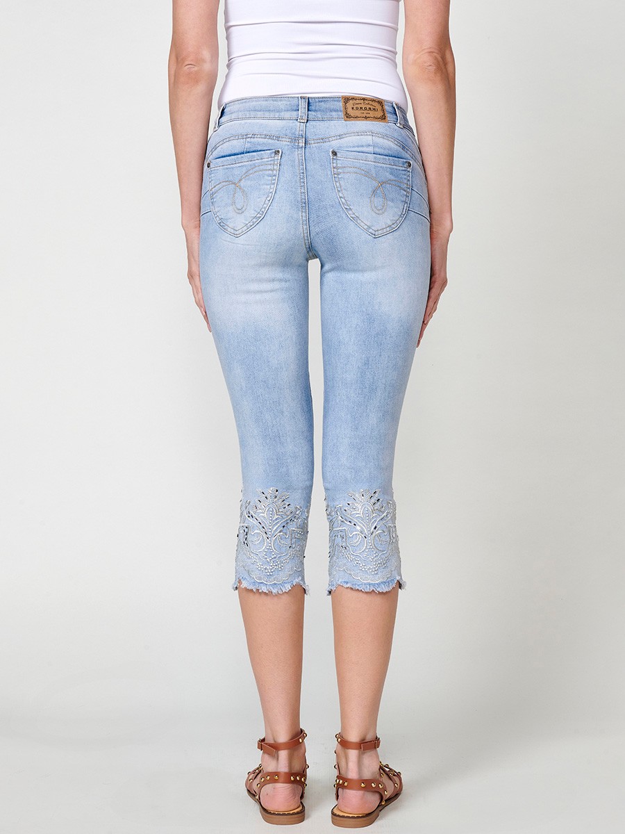 Women's Elastic Capri Jeans with Double Push-Up and Floral Embroidery in Blue 9