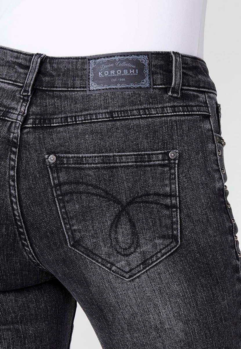 Lange, gerade Jeanshose mit schwarzen Nietendetails für Damen 7