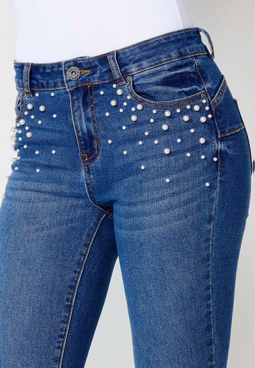 Lange, gerade Jeans mit Perlendetails an den Vordertaschen in Blau für Damen 6