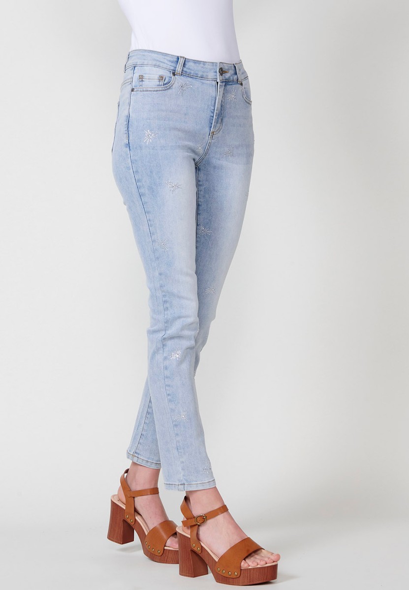 Pantalon long droit en jean avec détail sequin sur le devant et fermeture zippée et bouton en Bleu pour Femme