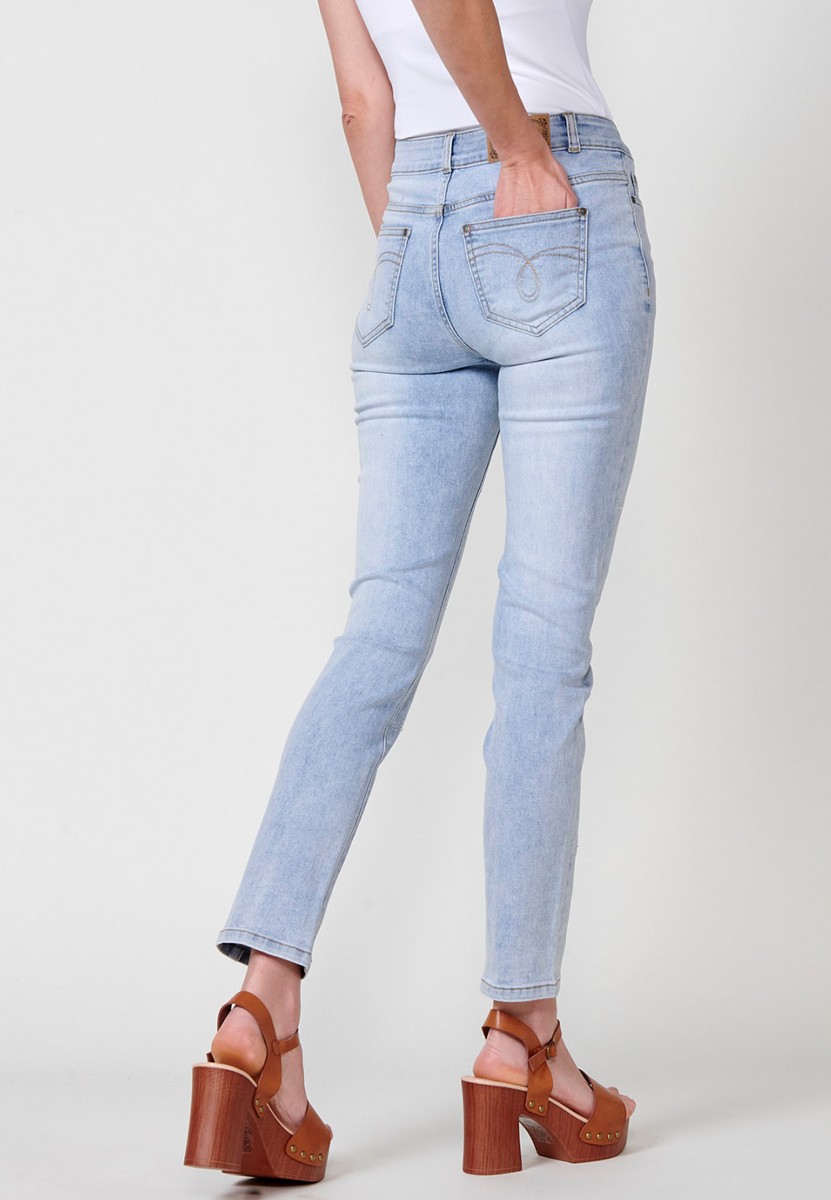 Pantalon long droit en jean avec détail sequin sur le devant et fermeture zippée et bouton en Bleu pour Femme