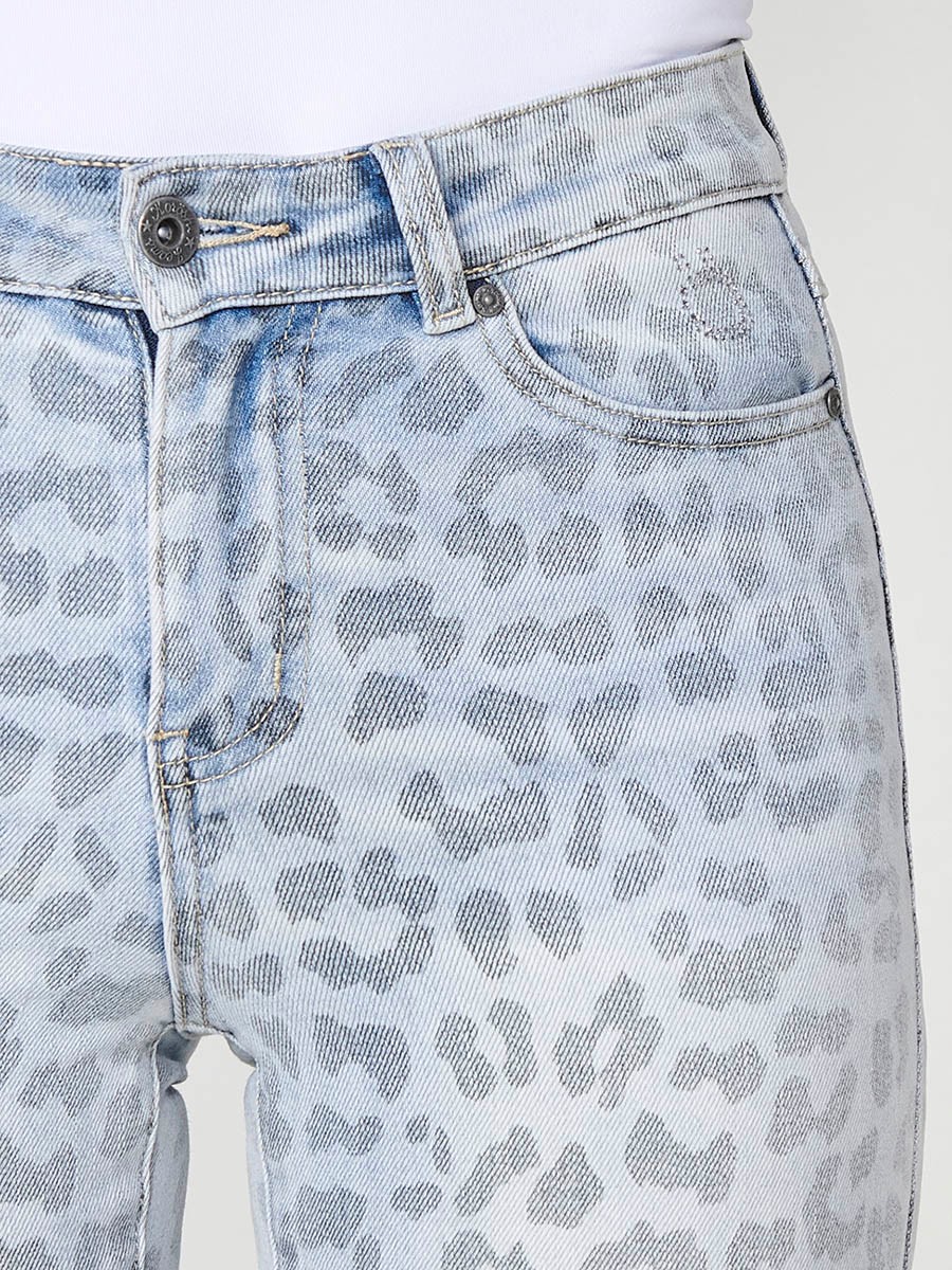 Pantalón jeans elástico estilo slim de tiro medio y cinco bolsillos con Cierre con cremallera y botón metálico con Estampado animal color Azul para Mujer 6