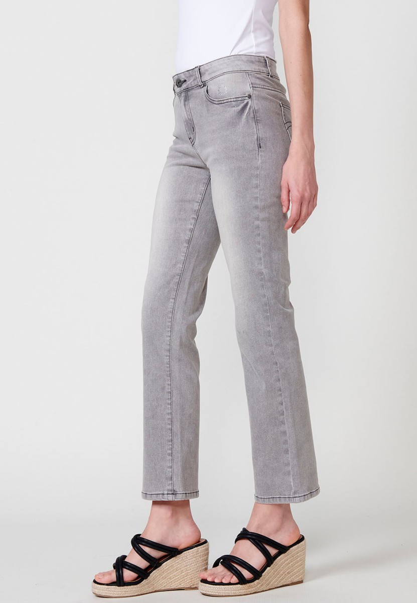 Pantalón largo jeans recto con Cierre delantero con cremallera y botón color Gris para Mujer