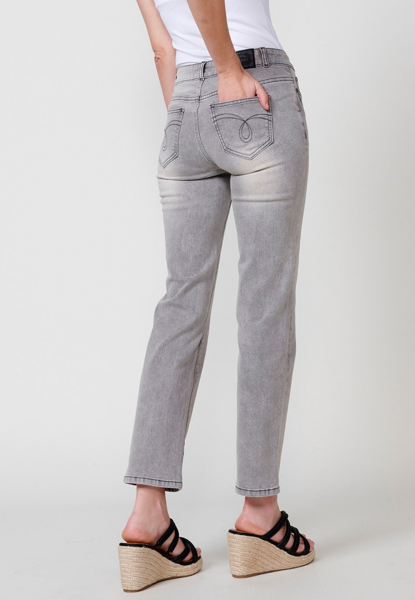 Pantalón largo jeans recto con Cierre delantero con cremallera y botón color Gris para Mujer