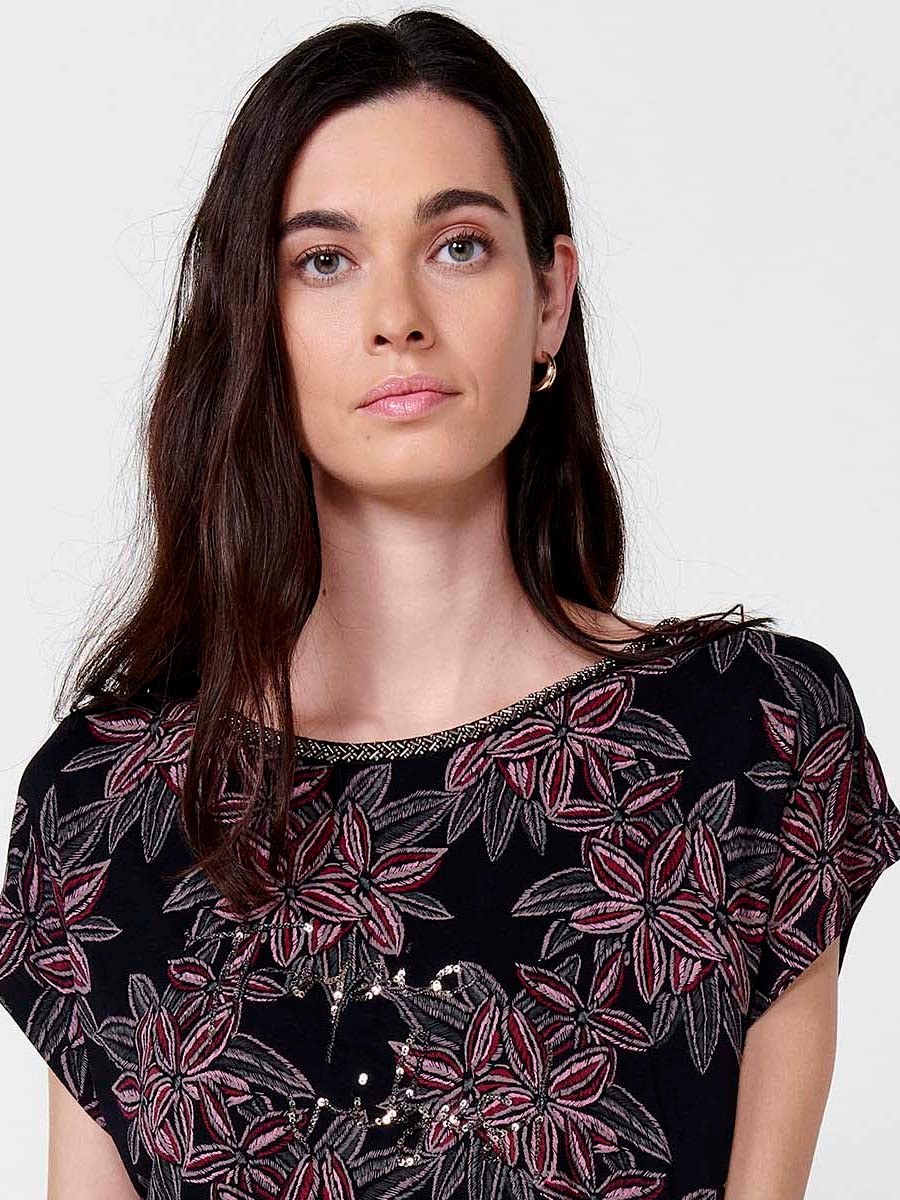 Women's black floral print short sleeve t-shirt