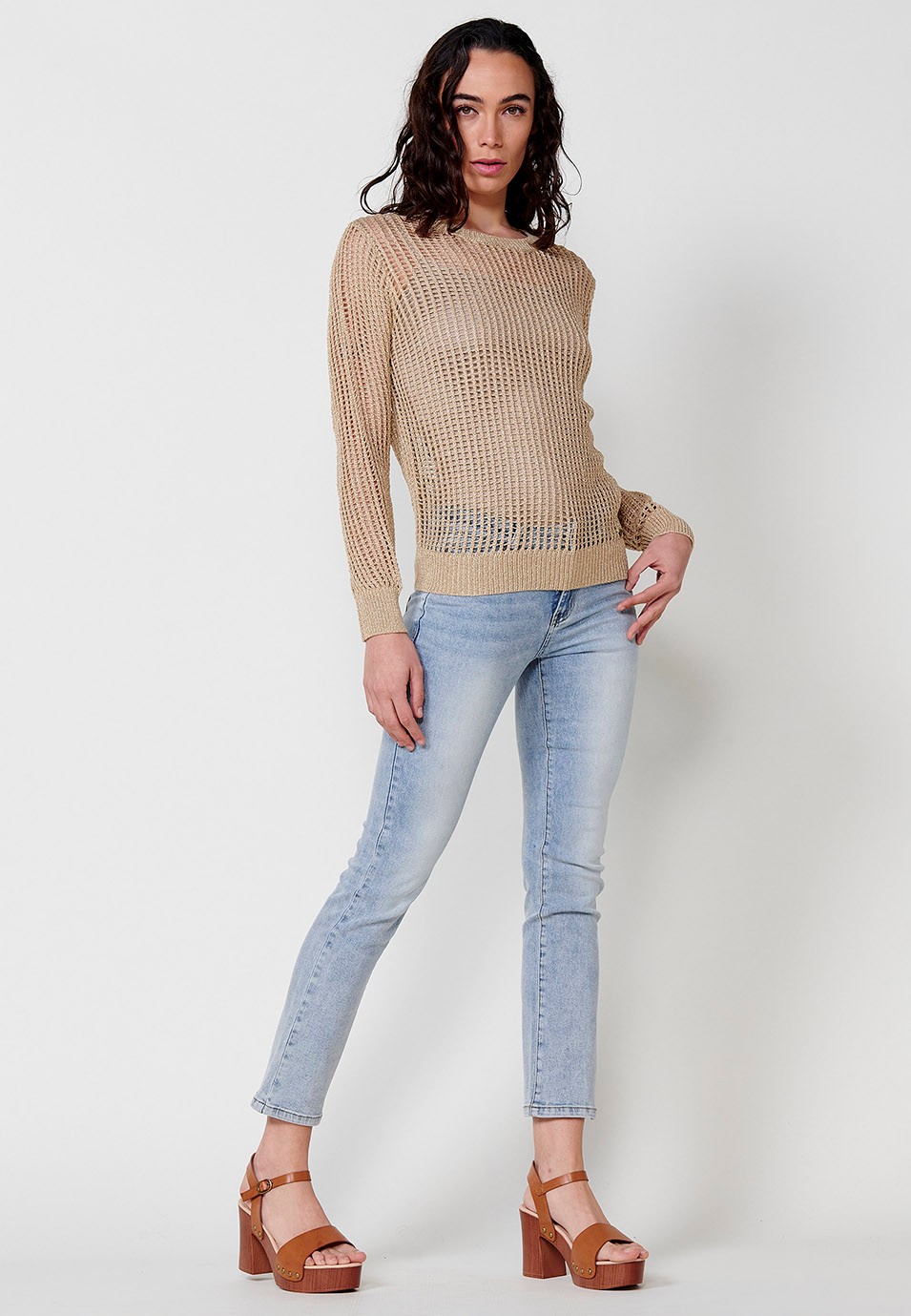 Pull en tricot à manches longues et col rond pour femme de couleur camel 2